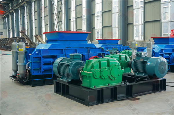 建筑垃圾制砂用什么機?雙輥破碎運行更穩!